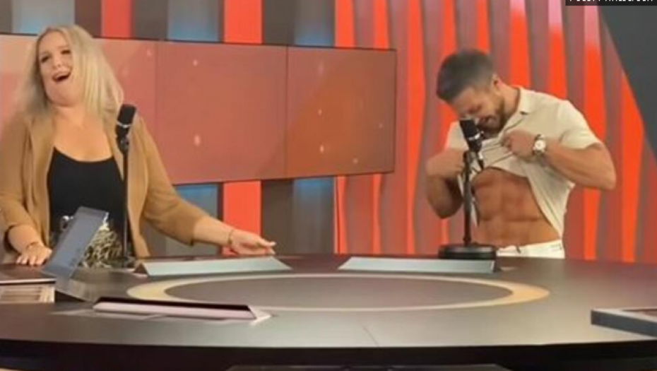 PEVAČ SE SKIDAO  U PROGRAMU UŽIVO  Pokazao čime raspolaže, a o reakciji voditeljke svi bruje!