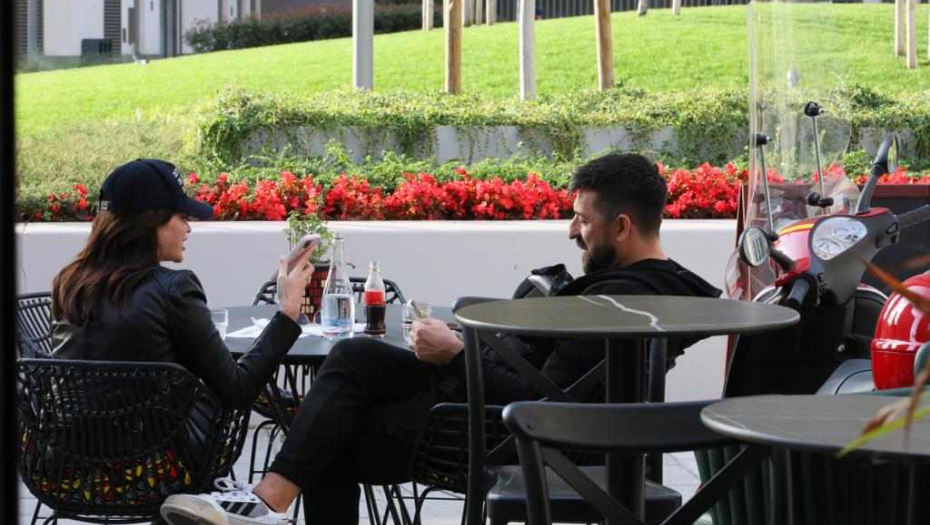 OGNJEN ODVEO TRUDNU MINU NA JEDNO OD NAJEKSKLUZIVNIJIH MESTA U BEOGRADU Voditelj joj ugađa na sve načine, a evo i gde smo ih usnimili!