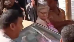 BAKU (85) OSLOBODIO HAMAS? Preživela je Holokaust, a sada njen snimak kruži internetom: Boli nas svaki deo tela, plašimo se (VIDEO)