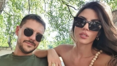 MILOŠ BIKOVIĆ I NJEGOVA SUPRUGA SE LJUBE NASRED ULICE Glumac u naletu emocija, pozirali sa sinom, komentari samo pljušte