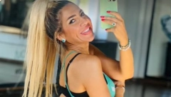 JOVANA JEREMIĆ POKAZALA TANGE Voditeljka mokra i u helankama u kojima se sve ocrtava, komentari samo pljušte!