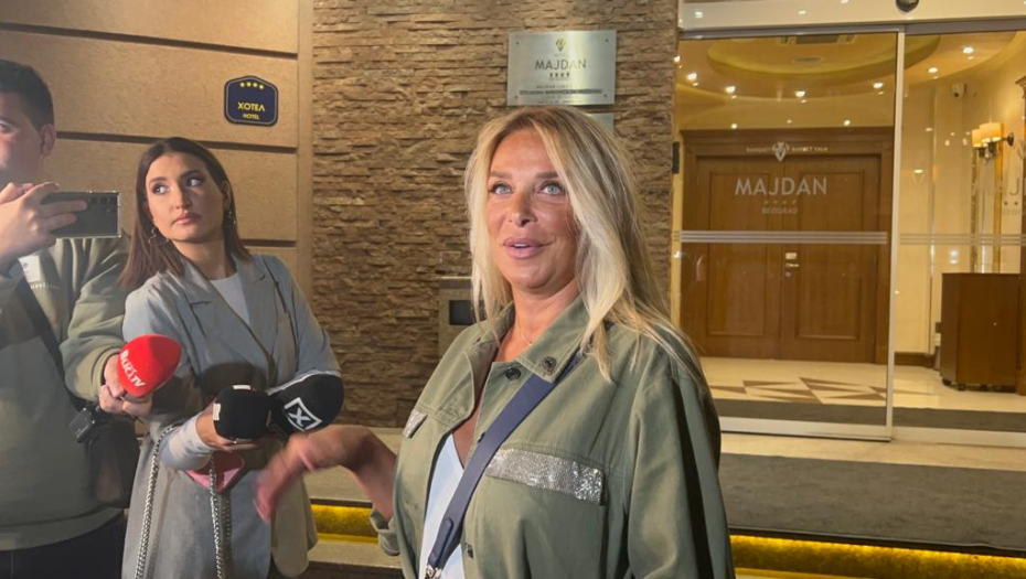 KAKVA JE RIBETINA VANESA ŠOKČIĆ Pojavila se u ultra kratkom šortsu kod Đanija i sve ostavila bez teksta, a gazi šestu deceniju