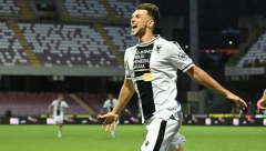 SRBINA ŽELE ITALIJANSKI VELIKANI Direktor Udinezea poručuje: Situacija oko transfera Samardžića je zbunjujuća