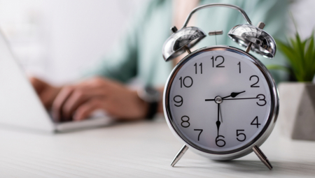 OVO JE DATUM KAD PRELAZIMO NA ZIMSKO RAČUNANJE VREMENA Od ove godine je uvedena velika promena, obratite pažnju na to