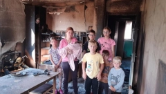 ŽENU IZ GADŽINOG HANA SA BEBOM KOMŠIJE I BIVŠI MUŽ SPASILI IZ POŽARA "Držala sam je na prozoru da se ne uguši, iza leđa mi je buktala vatra" OD KUĆE NIJE OSTALO NIŠTA