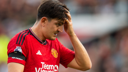 ZVANIČNO Megvajer igrač meseca u Premjer ligi, Ten Hag najbolji trener