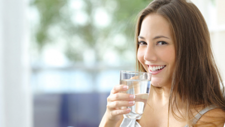 U VODI JE SPAS Dovoljna količina vode je ključna za pravilan rad organizma, vodite računa o zdravlju!