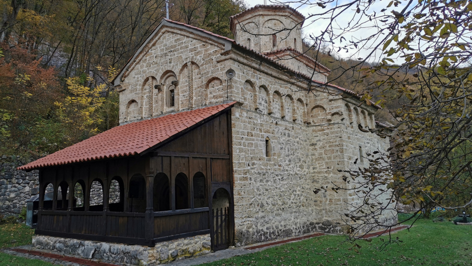 SVETINJA VIŠE PUTA RUŠENA, A UVEK SE DIZALA IZ PEPELA Ovaj manastir nadomak Beograda vezuje se za staru legendu