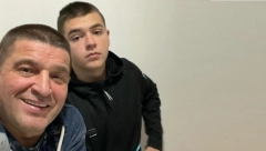 RADOST U DOMU BAJE MALOG KNINDŽE Pevač i njegov naslednik danas slave