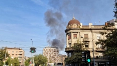 POŽAR U CENTRU BEOGRADA Gust dim kulja iz solitera, vatraogasci stigli na lice mesta (FOTO, VIDEO)