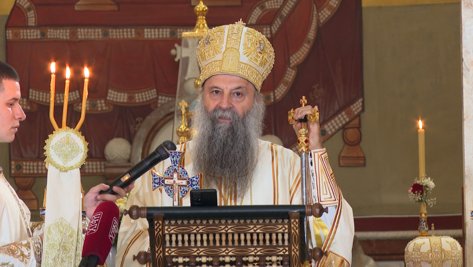 "SVAKI ČOVEK JE IKONA BOŽJA" Patrijarh Porfirije služio liturgiju u hramu Svete Trojice u Ripnju