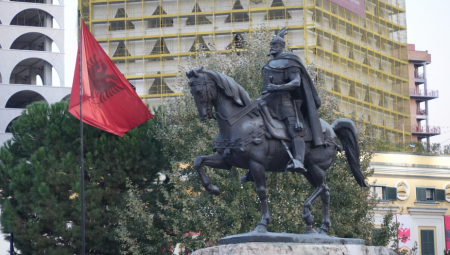 HILJADE MIGRANATA STIŽE U ALBANIJU Kampovi će biti pod italijanskom juresdikcijom, Tirana već  najavila ograničenja