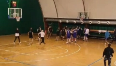 BRUTALNA TUČA NA PARKETU Opšta ludnica na košarkaškoj utakmici, sevale pesnice na sve strane, jedan od glavnih učesnika i Filip Čović (VIDEO)