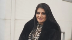 SA NJIM JE PEVAČICA DOBILA DETE U 52. GODINI Ovo je muž Sanje Maletić kome je juče rodila ćerku