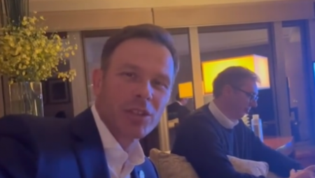 "VERUJEM DA NAŠI VEČERAS POBEĐUJU" Ministar Mali i predsednik Vučić isčekuju odlučujuću utakmicu sa Crnom Gorom (VIDEO)