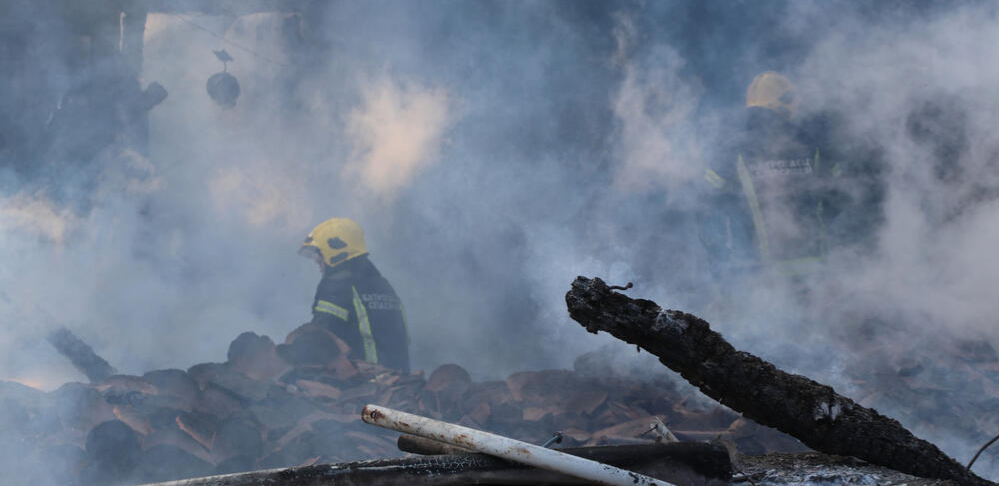 JOŠ NE MOGU DA OBUZDAJU POŽAR Vatrena stihija već progutala 20.000 hektara! Ppronađeno IZGORELO TELO MUŠKARCA (VIDEO)