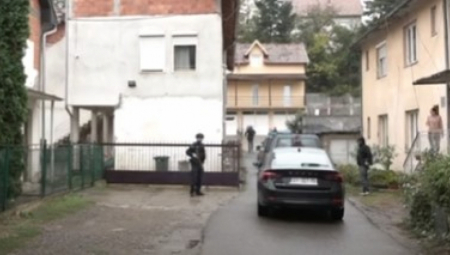 8. DAN KURTIJEVOG TERORA, JOŠ SU BLOKIRANE SRPSKE INSTITUCIJE NA SEVERU KIM Stotine ljudi i dalje ne mogu na svoja radna mesta