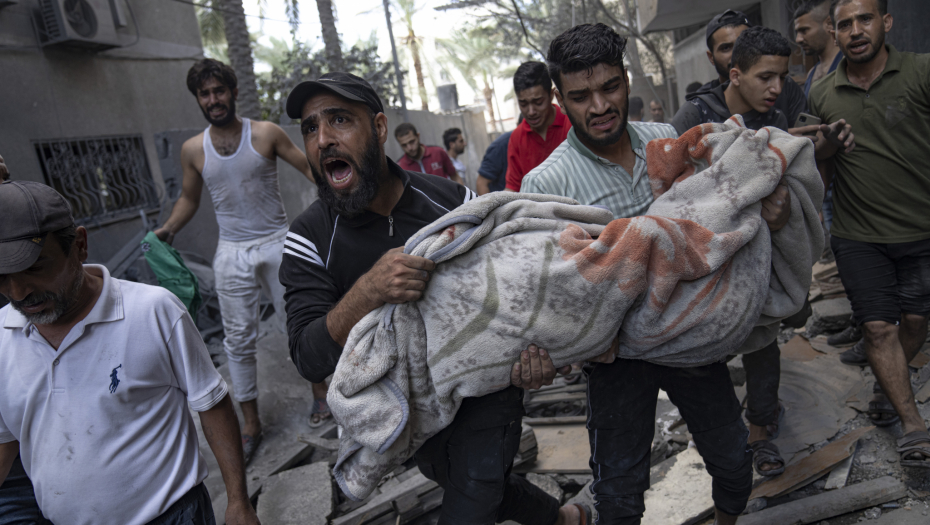 LEKARI OPERIŠU LJUDE NA PODU, BEZ ANESTEZIJE Katastrofa u Gazi, skloništa prepuna