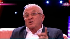 NAKON ŠTO JE OTKRIO DA JE U VEZI SA 43 GODINE MLAĐOM Folker šokirao izjavom, javno priznao koliko puta je prevario ženu!