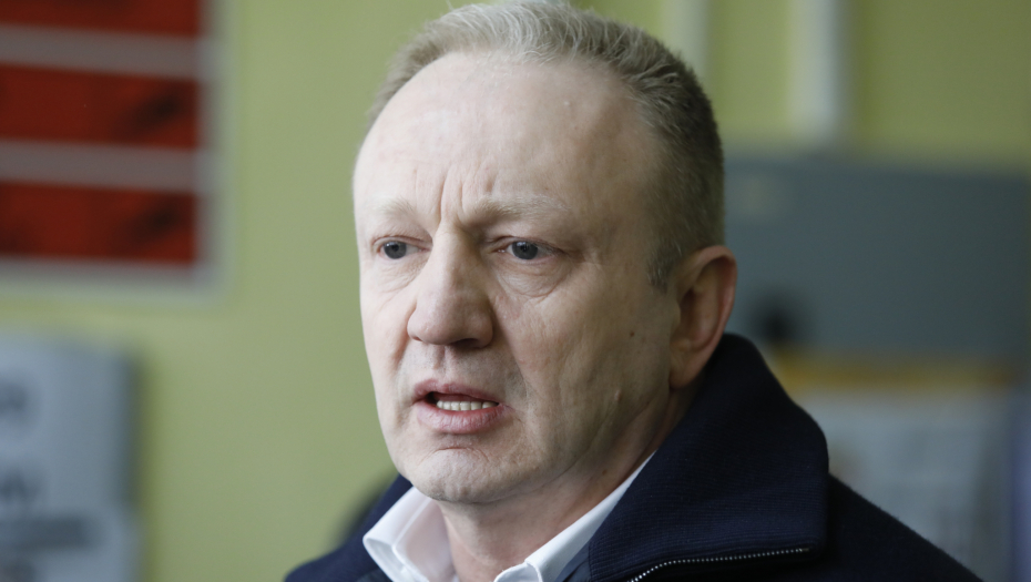 LAKO JE ĐILASU, IMA NOVAC I MEDIJE Bivši saradnici otkrili kako kupuje poslanike i uništava stranke (VIDEO)