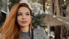 PORODILA SE SRPSKA GLUMICA NEOBIČNOG PREZIMENA Na svet donela dečaka, objavila i dirljivu fotografiju iz porodilišta