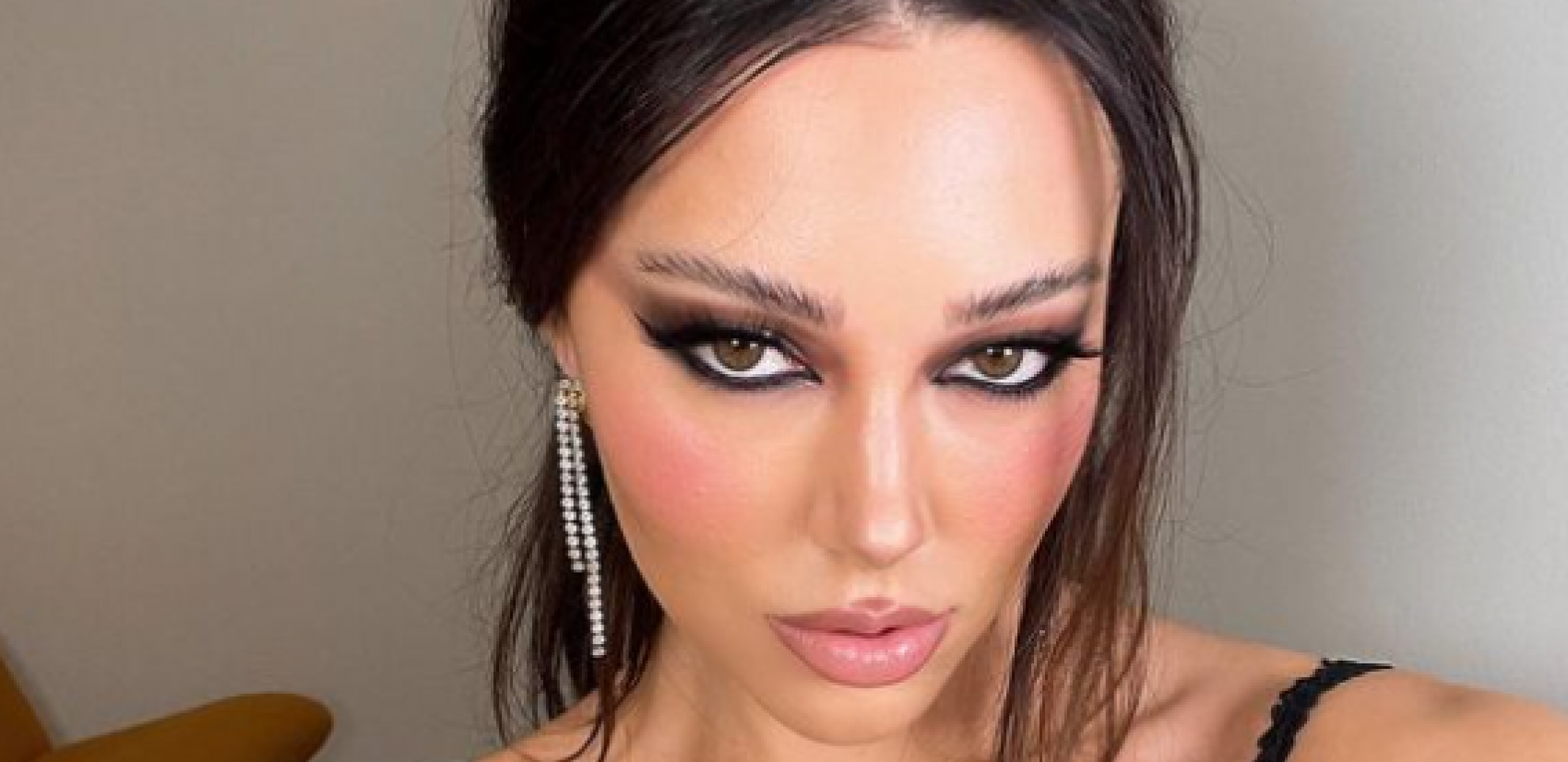 BJUTI TRIK KOJI JE ODUŠEVIO ŽENE Evo kako da postignete "smokey eyes" izgled za samo 60 sekundi