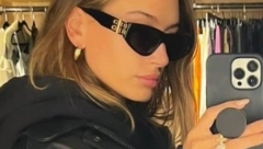 HEJLI BIBER JE OBOŽAVA Bomber jakna je najpopularniji model sezone, savršena za hladne dane