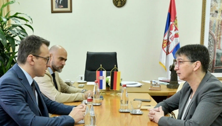“ZA SRBE POD KURTIJEVIM REŽIMOM NEMA NI PRAVA, NI PRAVDE” Petković na sastanku sa ambasadorkom Nemačke Anke Konrad