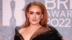 ADEL STOPIRALA KONCERT I ZAPLAKALA Emotivne scene obilaze svet, ugledala bolesnu Selin Dion i slomila se (VIDEO)