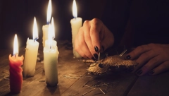 VEZALI IH LANCIMA, POTOPILI IM GLAVE U VODU I OSTAVILI IH DA SE UDAVE U TAMIŠU! Stravična scena u Pančevu - u pitanju je CRNA MAGIJA?! (FOTO)