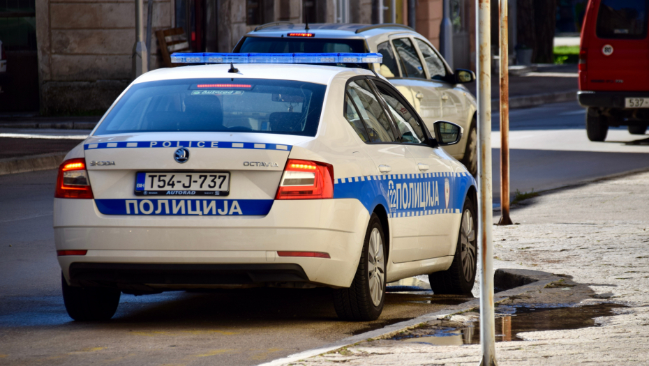 PRETIO DRUGOVIMA DA ĆE IH UBITI Strašna scena u školi u Prnjavoru, roditelji i đaci u strahu