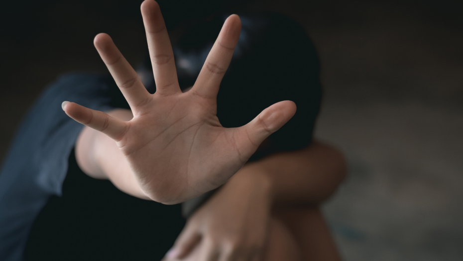 DOŽIVOTNI ZATVOR ZA POLICAJCA PEDOFILA Priznao seksualno zlostavljanje i ucene dece