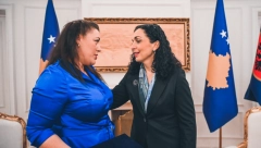 LJUBAV IM SE CAKLI U OČIMA Mrziteljka Srba stigla kod Vjose, obasula je poljupcima