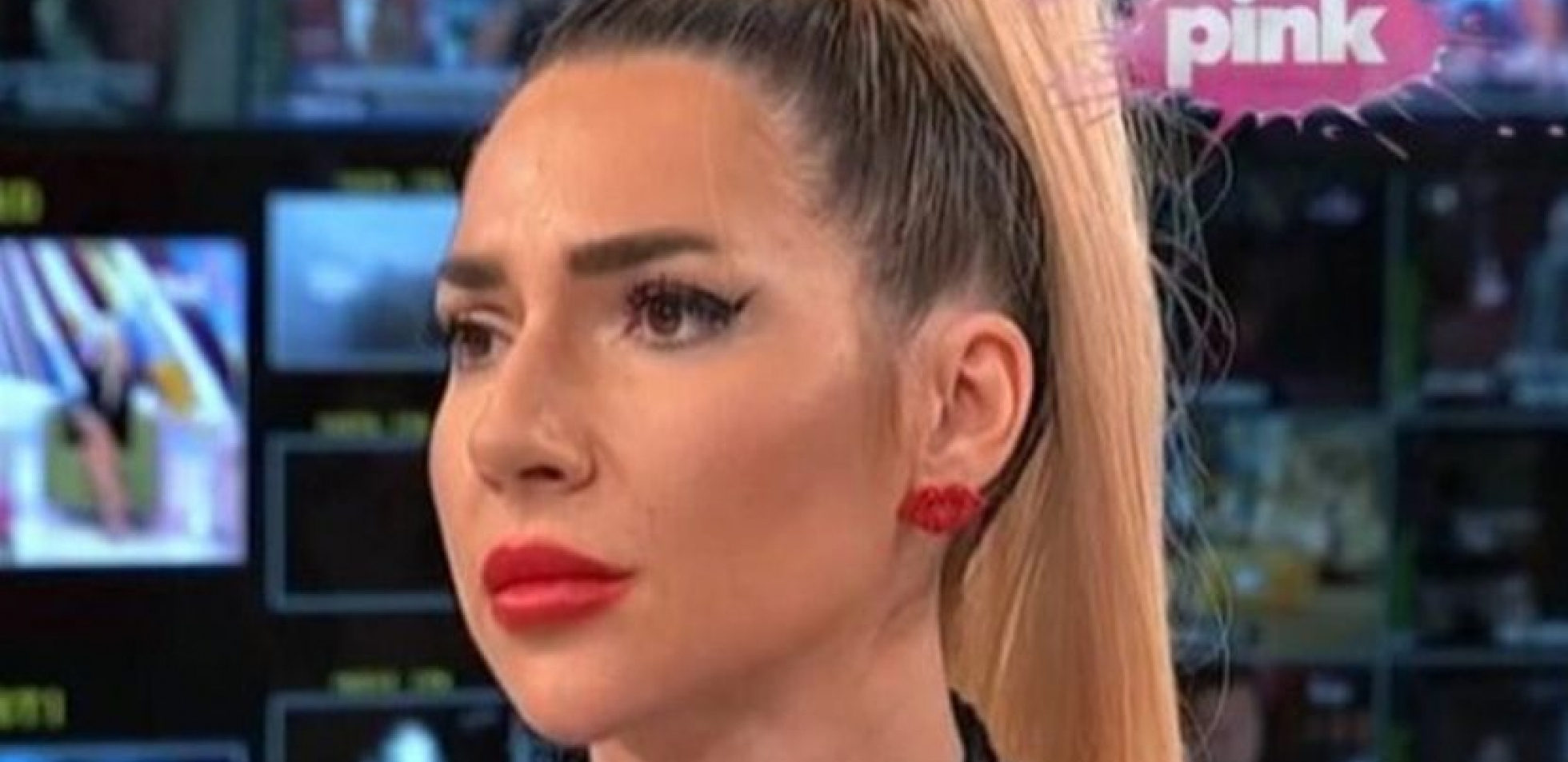 JOVANI JEREMIĆ SEVNULE GRUDI U PROGRAMU UŽIVO Šok u Jutarnjem, voditeljka doživela neviđeni peh!