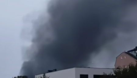 VELIKI CRNI DIM PREKRIO NEBO U PANČEVU Građani osećaju ovaj smrad, evo šta se zapalilo (VIDEO)