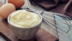 NAPRAVITE DOMAĆI MAJONEZ ZA PAR MINUTA Idealan je za rusku salatu