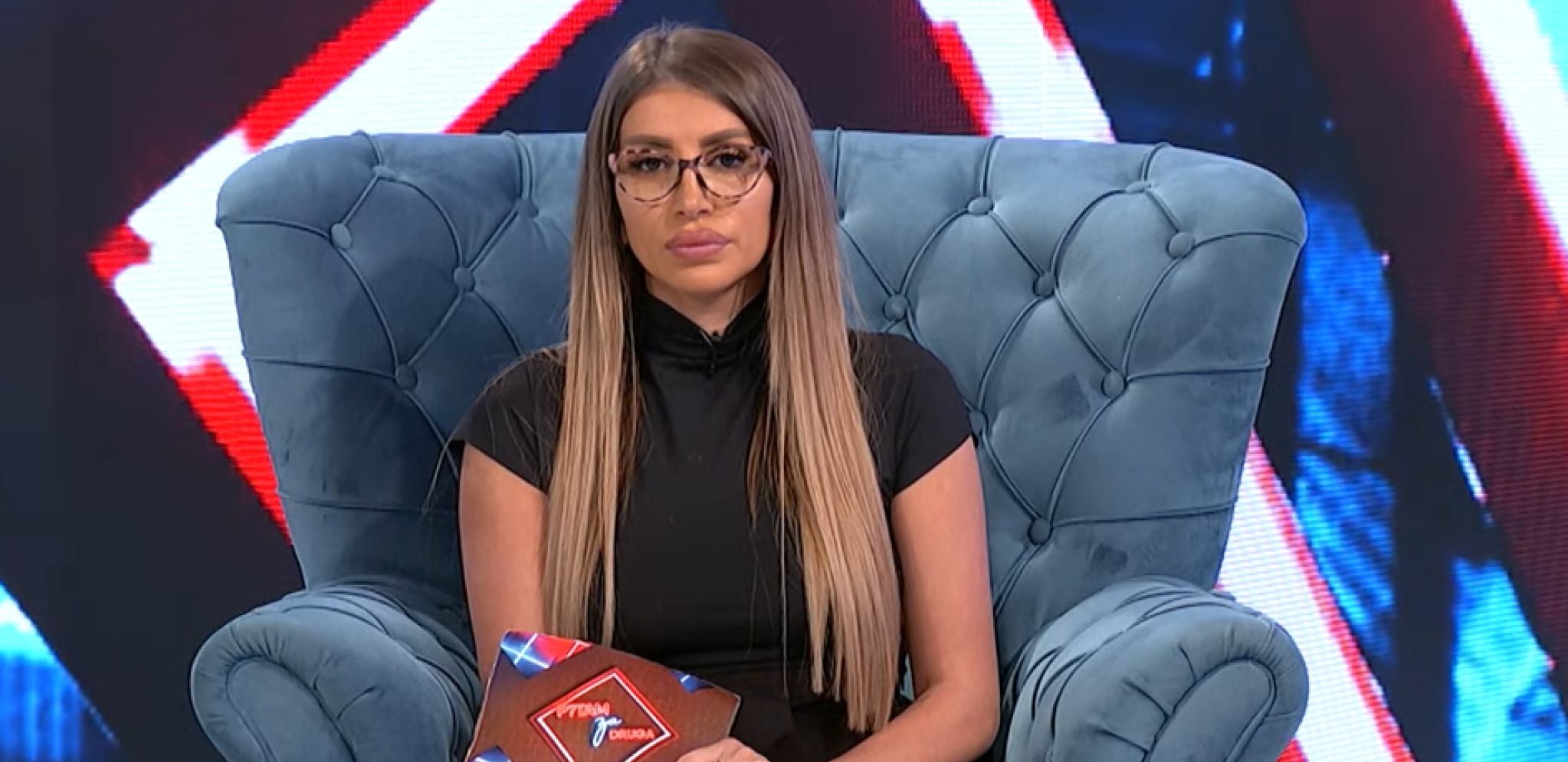 POLICIJA HITNO PREKINULA EMISIJU DALILE DRAGOJEVIĆ! Zadrugaru napravljena sačekuša ispred televizije, uništeni i Pinkovi automobili