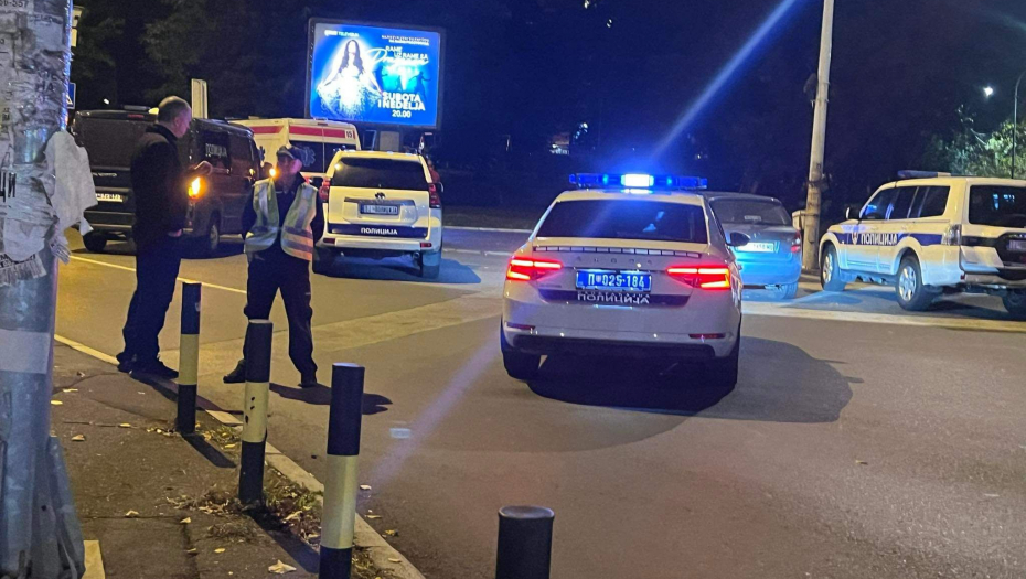 PREDAO SE ČOVEK KOJI JE NAPRAVIO TALAČKU KRIZU NA AUTOKOMANDI U pitanju je doktor, braća ga sa pancirima odvraćala od najgoreg
