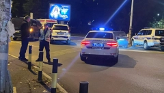 PREDAO SE ČOVEK KOJI JE NAPRAVIO TALAČKU KRIZU NA AUTOKOMANDI U pitanju je doktor, braća ga sa pancirima odvraćala od najgoreg