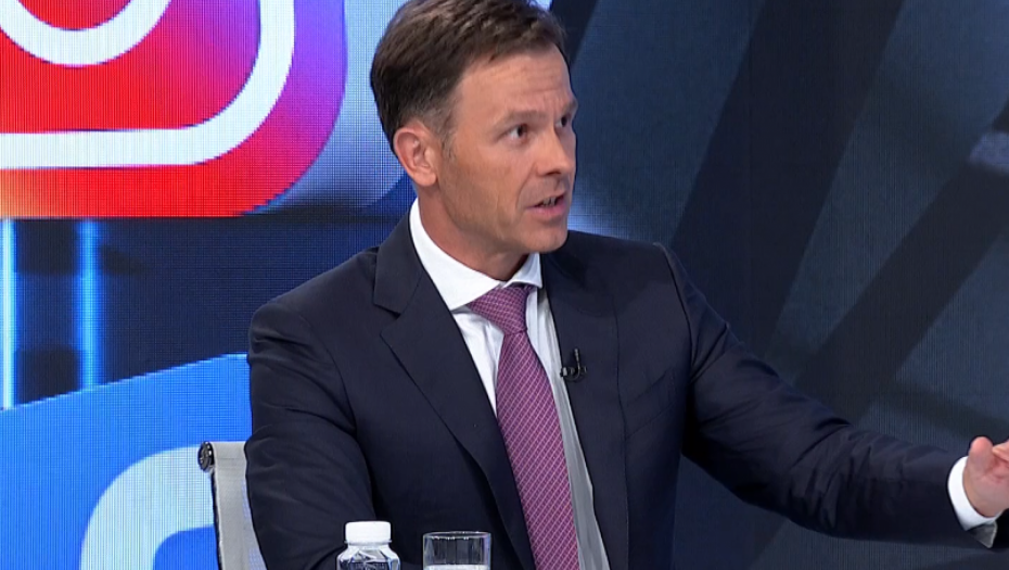 SINIŠA MALI O SRAMNOM POTEZU OPOZICIJE To se ne dešava ukoliko se držite principa i ako vam je Srbija na prvom mestu