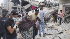 POTRESAN FENOMEN U GAZI Roditelji ispisuju imena svoje dece na njihove noge i stomake