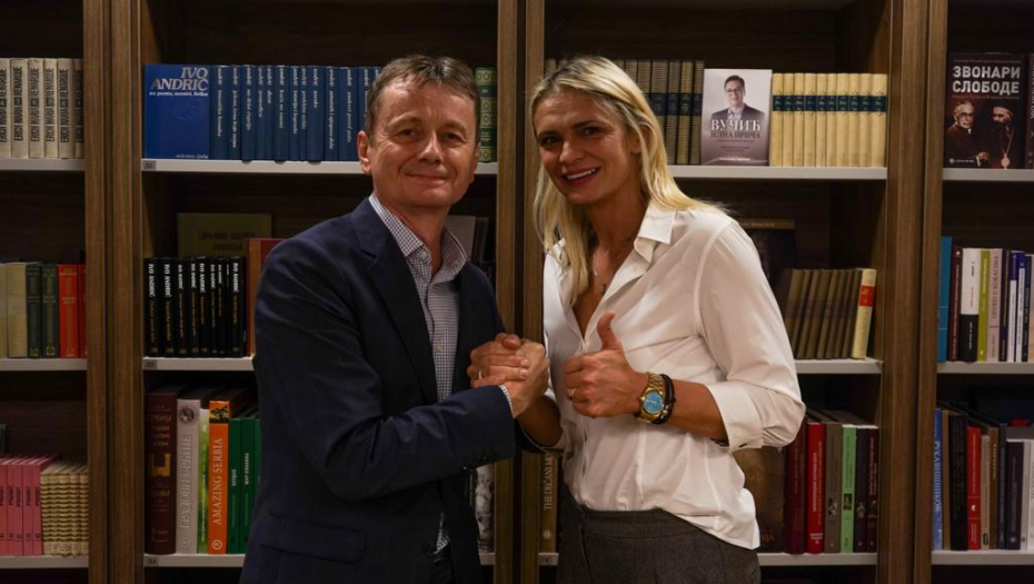 DOBRO DOŠLA ODBOJKAŠKA KRALJICE! Vesna Čitaković Đurišić postala član SNS (FOTO)