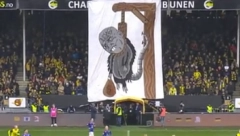 MORBIDNE SCENE U NORVEŠKOJ Navijači istakli jezivu sliku, pogledajte šta se krije iza nje