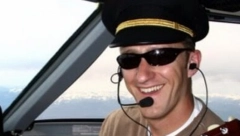 UZIMAO PSIHODELIČNE PEČURKE, PA PROBAO DA UBIJE PUTNIKE Pilot koji je pokušao da obori avion izneo odbranu