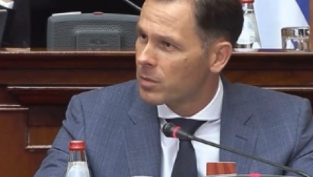 Ministar Mali: Srbija u krizi pokazala odgovornost