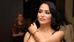 OBEĆALA SAM JOJ DA ĆU ĆUTATI! Kuma Aleksandre Mladenović progovorila o paklu kroz koji je pevačica prošla sa dečkom