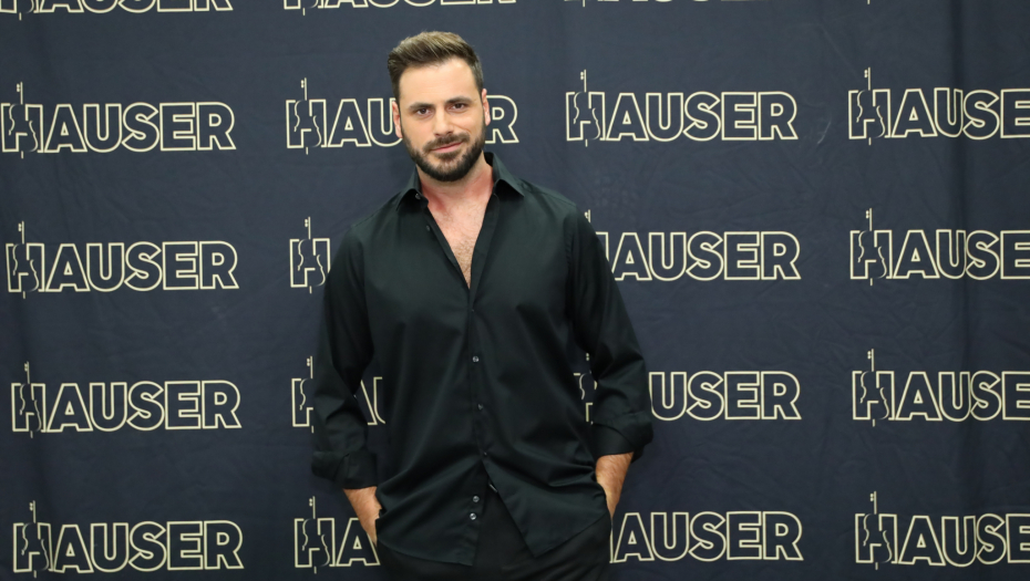 STJEPAN HAUSER IMA NOVU DEVOJKU Violončelista zgrabio ovu lepoticu u Dubaiju, ne odvaja se od nje