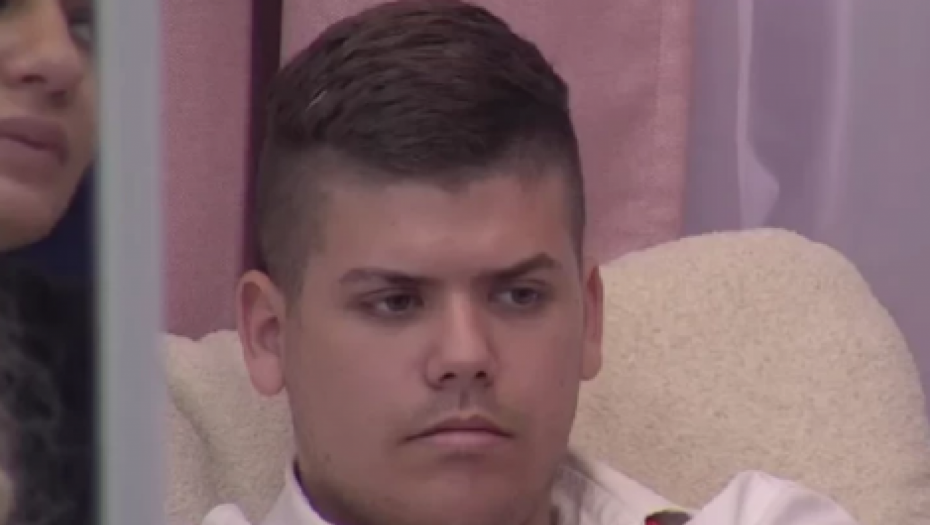 GRUPA DEČAKA GA JE PRETUKLA! Drugarica Uroša Stanića iznela jezive detalje, a evo da li su ga se roditelji odrekli