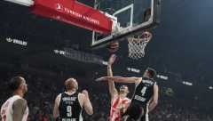 ŽURIM KOD NAVIJAČA Urnebesna reakcija Alekse Avramovića