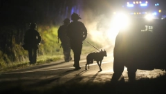 LOV NA MASOVNOG UBICU Mejn blindiran, ljudi se zatvorili u kuće, prvi snimci akcije FBI: Naoružan je i opasan (FOTO)
